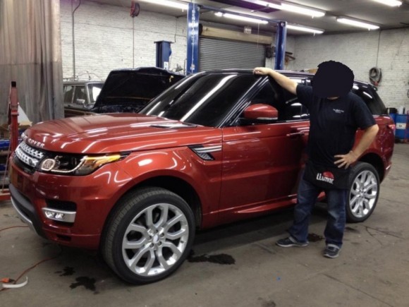 2014-Range-Rover-Sport-Leak