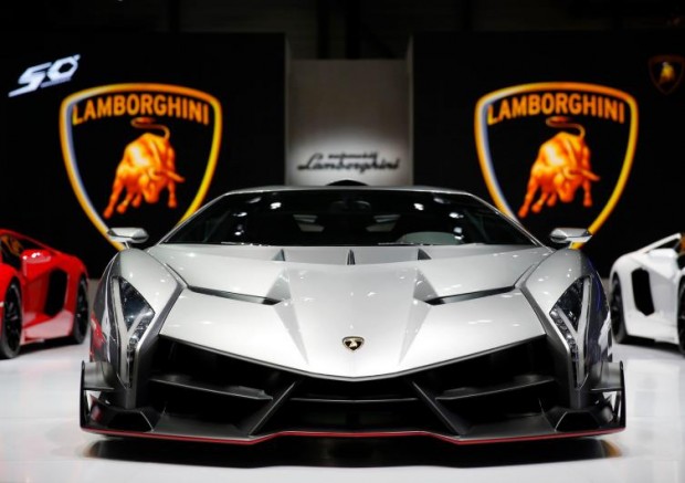 Lamborghini-Veneno-launch-at-2013-Geneva-Motor-Show-